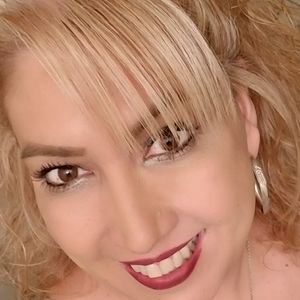 Meet your Posher, Ella